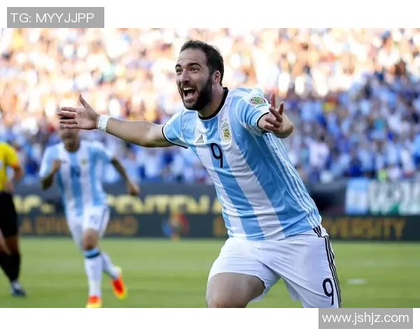 绰号小烟枪的足球明星如何在绿茵场上展现独特魅力与风采